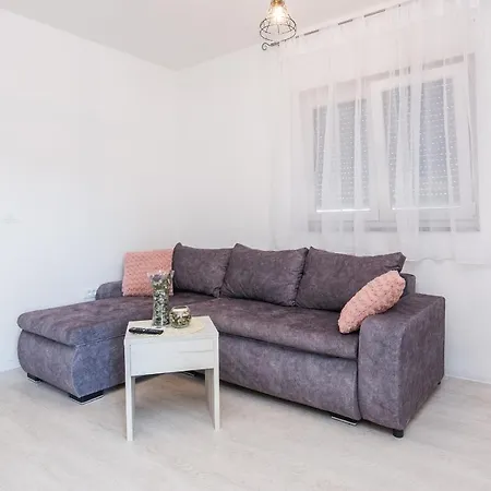 Krpan Apartment Vir